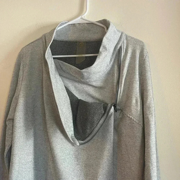 SHAPE Activewear Athletic Long Sleeve Sweatshirt Top Gray Size Large - Picture 5 of 7